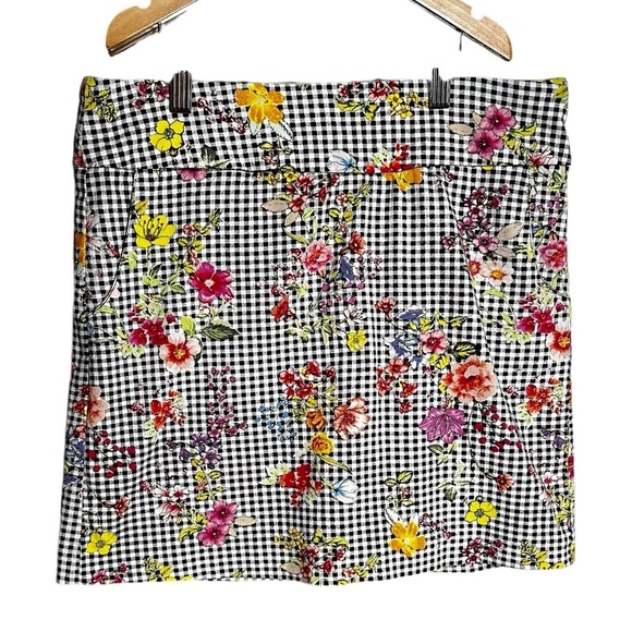 Zac & Rachel Pants - 🔴5 for $40 SALE
Zac Rachel Activewear Floral Check Stretch Tennis Golf Skort 8